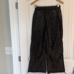 New in mineral wash Crop Pants Medium
